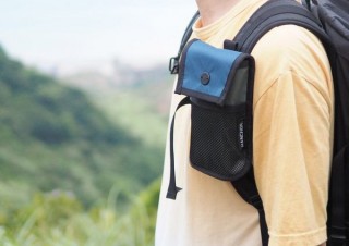 片手開閉・防水・軽量・隠しポケットなど多機能な「スマホバッグ」発売