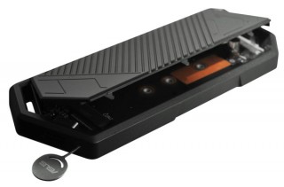 SSDを高速USBストレージとして使用できるポータブルケース「ROG STRIX ARION」