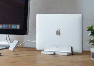 サンワサプライ、MacBookのクラムシェルモードにも適した縦置きノートパソコンスタンド2種を発売