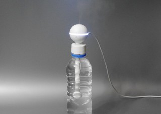 乾燥しがちなオフィスで自分だけ潤う、ペットボトルがそのまま使えるパーソナル加湿器