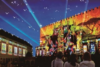 志摩スペイン村パルケエスパーニャのプロジェクションマッピング「太陽・月 ラプソディア」