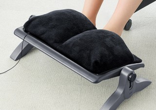 サンワサプライ、USB給電で足が温かくなるフットレストを発売