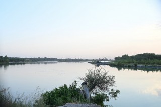 ナリン川の周囲に暮らす人々の営みを記録した林典子氏の写真展「If apricot trees begin to bloom」