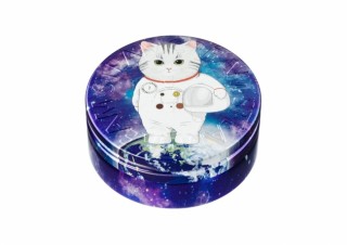 「スチームクリーム」から、ウクライナのアーティストが手掛けるかわいい猫のデザイン缶が登場