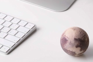 スマホをかざして拡張現実（AR）で冥王星を探検！「AstroReality PLUTO Classic」を販売開始