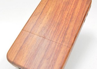 上海問屋、素材の温もりが感じられるiPhone 4用木製ハードケース