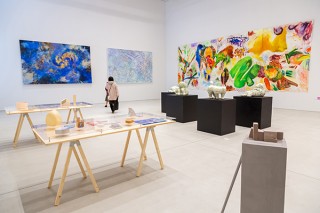 多摩美術大学が卒業制作展で開学以来初となる7学科合同の「選抜展」を開催