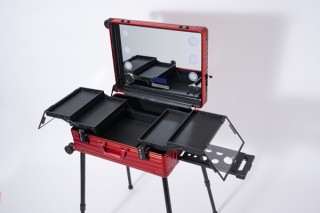 ウェルボン、BluetoothスピーカーとLEDライトを搭載したキャリーケース型のドレッサーを発売