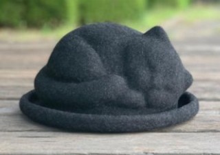 昼寝ねこをかたどったキュートすぎるハットがヴィレヴァンオンラインに登場