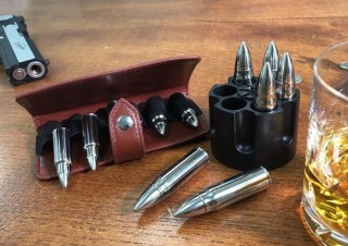 ウイスキーを薄めず冷やす、弾丸型アイスストーン「Whiskey bullet Ver. シリンダー」