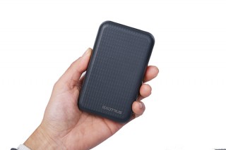 ファンデクセル、総出力83Wで300gと軽量なモバイルバッテリーを発売