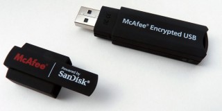 マカフィー、セキュリティ機能付き暗号化USBメモリの最新版「Encrypted USB version 1.3」