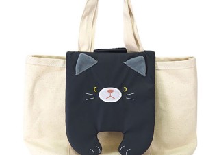 カワイイと便利ポケットを追加する「フラップスポーチ」。ネコ、イヌ、ウサギ、クマの4種類