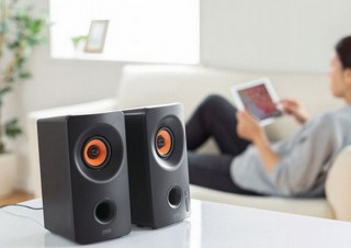 Bluetooth・USB・3.5mmステレオミニプラグ接続に対応の「マルチメディアスピーカー」