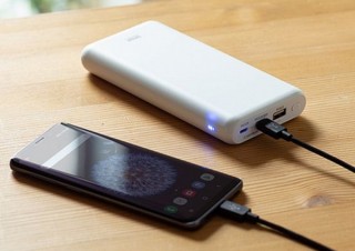 サンワサプライ、USB-C/Aポート搭載で大容量20000mAhの「モバイルバッテリー」発売