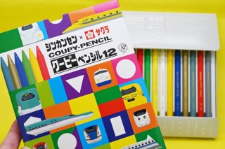 鉄道グッズの「ファミ鉄」ブランドから新幹線のイメージに合わせたクーピーの12色セットが登場