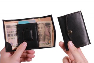 薄く、小さく、なくさない。理想のコンパクト財布「petit（プティー）」