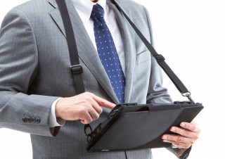 サンワサプライ、ショルダーベルト付きの汎用タブレットケース「PDA-TAB4N」を発売
