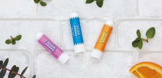 エッセンシャルオイルの香りで手軽にリフレッシュできる「スティックアロマ」を発売