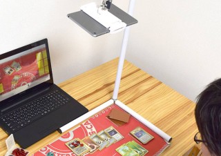 サンコー、カードゲームのskype対戦に最適なスマホ用アームスタンドを発売