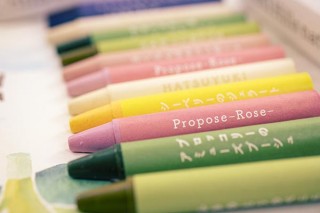 北海道のワイナリーが作ったやさしいクレヨン「NIKI Hills natural crayon」