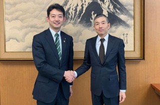 楽天モバイル、学校に基地局を設置するかわりに光回線を無料提供するプラン発表