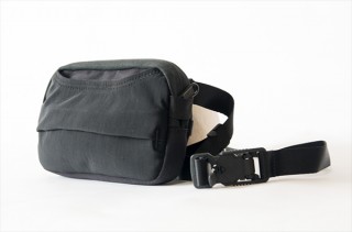 えんけい、マグネットバックルテクノロジーで簡単に脱着できるボディバッグを発売