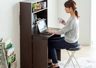 サンワサプライ、収納棚になる折り畳みデスクを発売