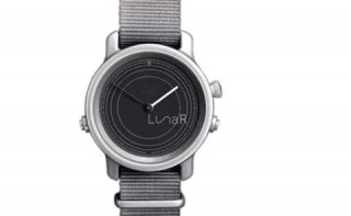 Gloture、太陽光などで充電可能なスマートウォッチ「LunaR」