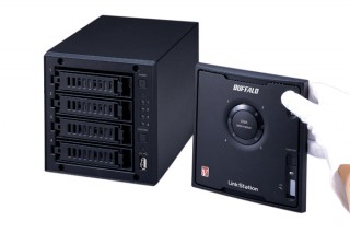 バッファロー、最大4ドライブ搭載可能なネットワーク対応HDD