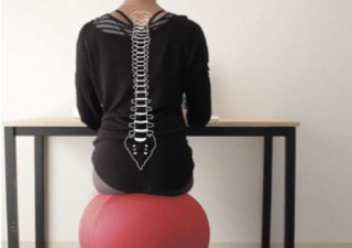 スパイス、座った状態でエクササイズできる「ジェリーフィッシュチェア」