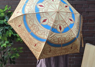 ヴィレヴァン、FGOギルガメッシュなどをイメージした折り畳み傘やクッションカバーを取扱開始