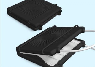 マスクを清潔に収納し、コンパクトに携帯する「Bone Maskeeper」