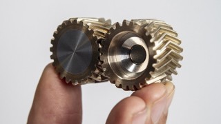 きびだんご、指先で楽しめる歯車デスクトイHelico Gearを発売