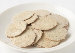 無印良品、昆虫食研究の結果「コオロギせんべい」をネットストアで先行販売