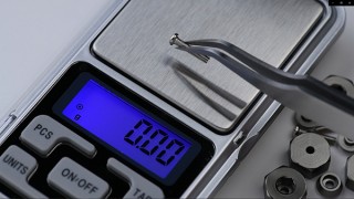 0.01g単位で計量できる「デジタルポケットスケール」が付いてくる！「DIME」7月号本日発売