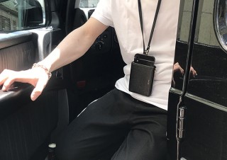 CALDO、スマートフォンを収納できる革財布「Pocket Wallet」