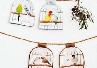 フェリシモ、タオル掛けに並べられる「鳥かごのフェイスタオル」発売