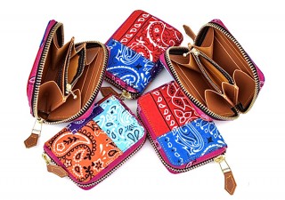 ビンテージバンダナをリメイクして作ったミニ財布「VINTAGE BANDANA WALLET」
