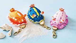 フェリシモ、リアルに再現したウミウシがかわいいリール付きキーポーチを発売