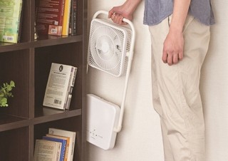 ドウシシャ、薄く折りたたんで片付けられる扇風機「TATAMU」を発売