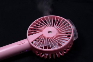 TPO、手持ちと卓上置きの2通りで使えるミスト機能付きハンディファンを発売