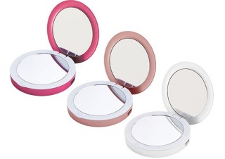 小泉成器、モバイルバッテリーとしても使える1台2役のコンパクトな鏡「LEDミラー」を発売
