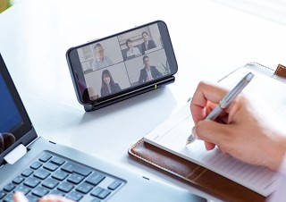 サンワサプライ、熱伝導シートで急速冷却できるスマートフォンクーラーを発売