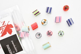 パパブブレ、プラグスーツがモチーフのキャンディ「エヴァンゲリオンミックス」を店舗限定で発売