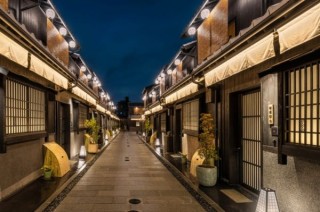 明治の京町家が並ぶ路地一体をまるごと宿＆レストランにした「Nazuna 京都 椿通」