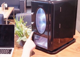 サンコー、自動販売機型の保冷保温庫「俺の自販機 HOT&COOL」を発売