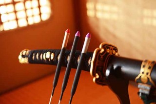 日本の伝統が花咲く、高級花火の詰め合わせ『駿河伝統花火「義助」』