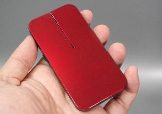 いったいどこにホイールが？ バッグの中でもかさばらない超フラットなUSBマウス