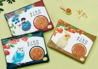 フェリシモ、本物の小鳥のフード入りのようなシャカシャカ鳴るポーチを発売